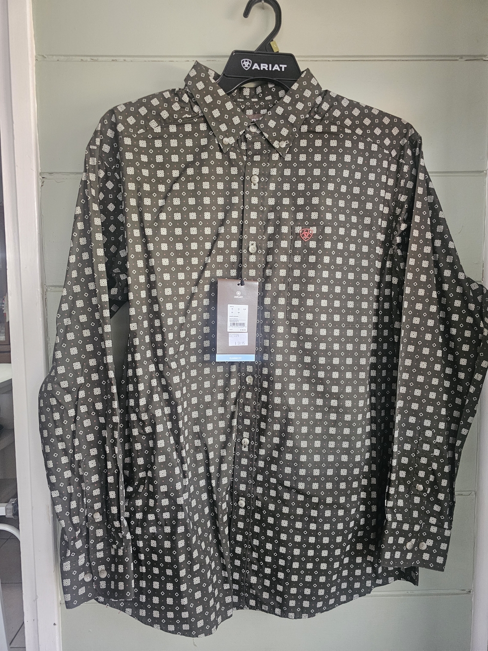 Ariat Men's Black Patterned Long-Sleeve Button-Up Shirt